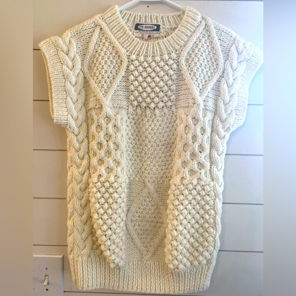 Vintage Eye-poppers Ivory Sweater Size Large cable knit Beautiful! EUC
